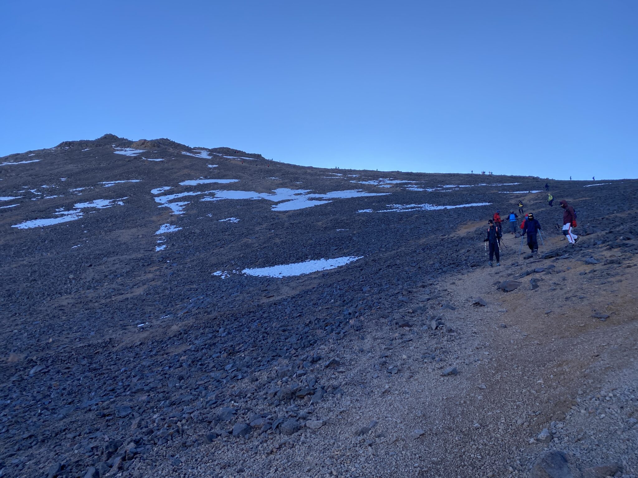 Początek zejścia z Toubkala