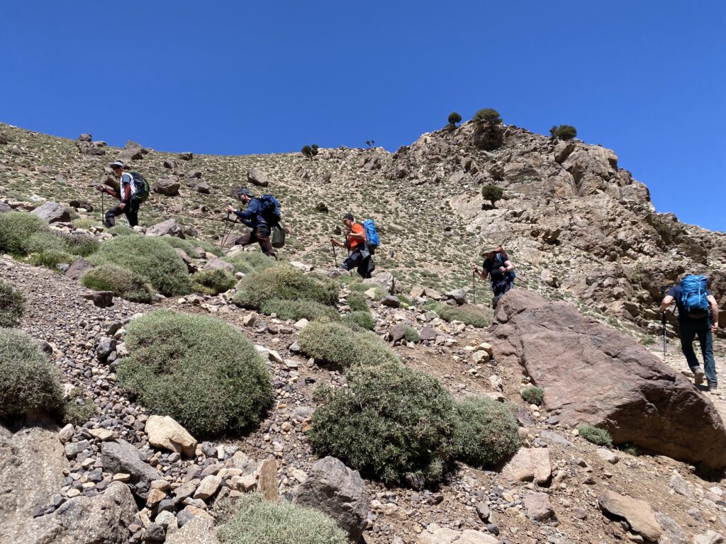 Najbardziej stromy odcinek podejścia do schroniska pod Toubkalem